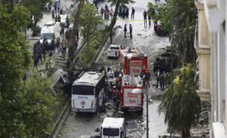 تصویر از انفجار بمب در استانبول ده کشته و زخمی برجای گذاشت