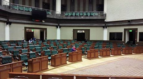 تصویر از حج عمره نمایندگان، مجلس را به تعطیلی کشاند