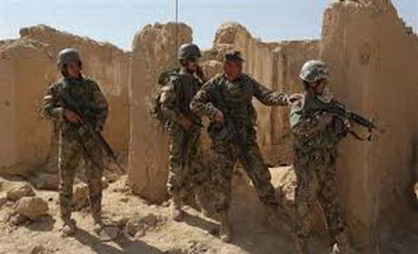 تصویر از ۴۳ داعشی و طالبان تسلیم ارتش افغانستان شدند