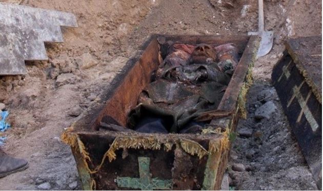 تصویر از کشف جنازۀ ۱۴۰ سالۀ سرباز ریشدار روسی