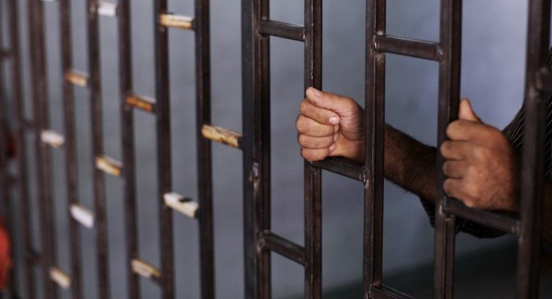 تصویر از سی قاچاقبر از زندان آزاد شدند