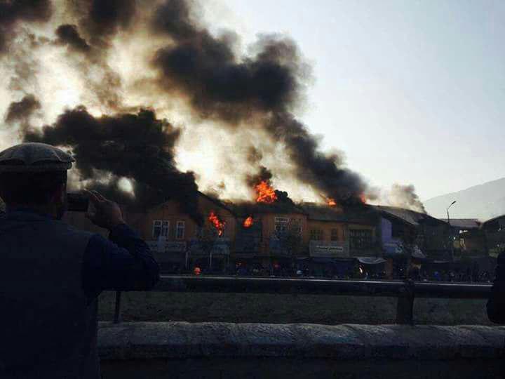 تصویر از آتش سوزی در جادۀ تیمورشاهى شهرکابل+عکس