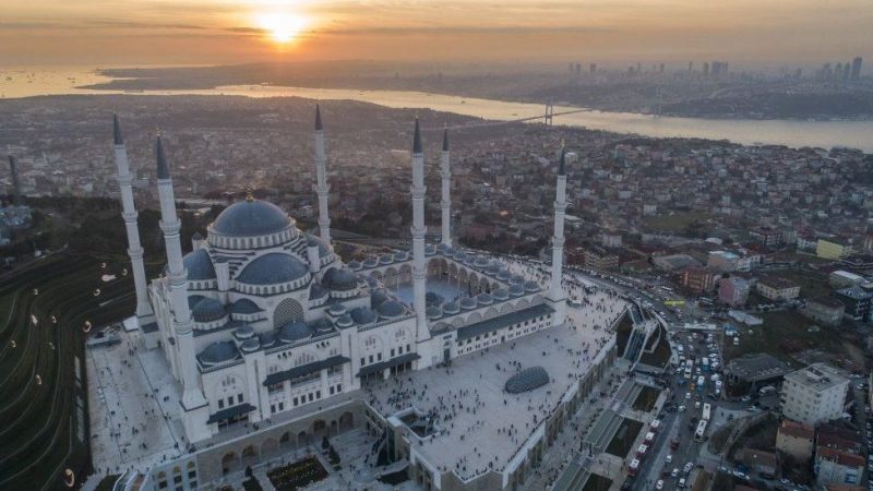 تصویر از بزرگترین مسجد جهان در ترکیه افتتاح شد
