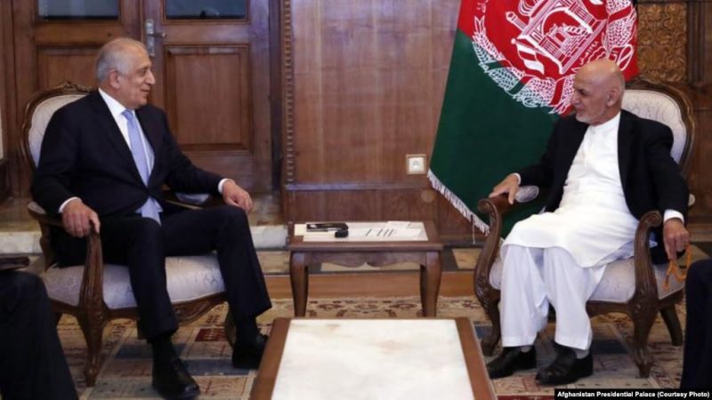 تصویر از تاکید خلیلزاد و رئیس جمهور غنی بر برقراری آتش‌بس در افغانستان