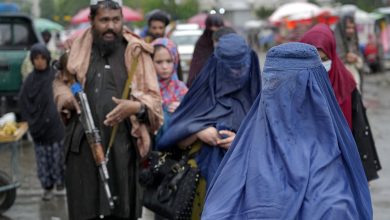 تصویر از طالبان پوشیدن برقع برای زنان را اجباری کرده است